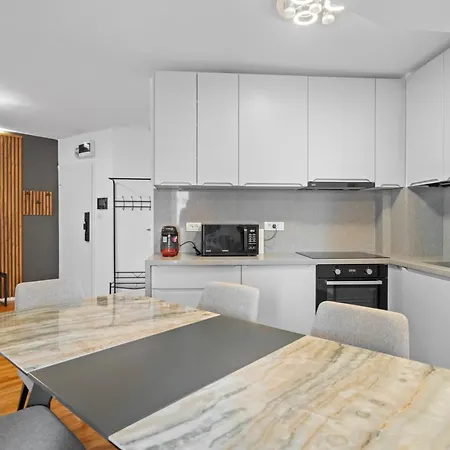 Apartment Super Retreat