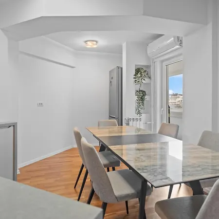 Super Retreat Apartment