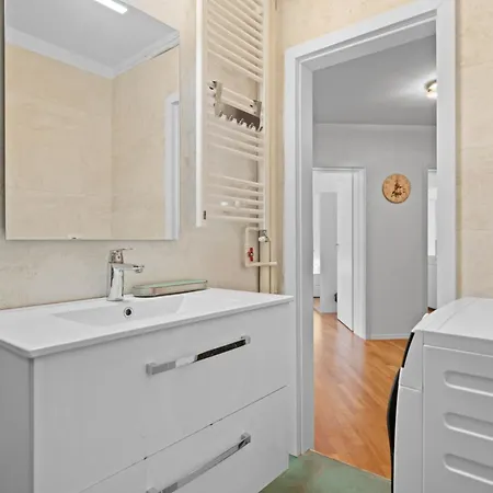 Apartment Super Retreat