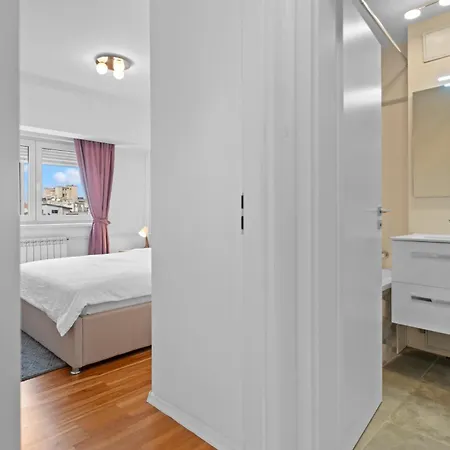 Apartment Super Retreat Bucharest