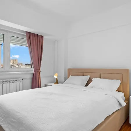 Super Retreat * Bucharest