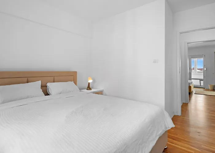 Super Retreat Apartament