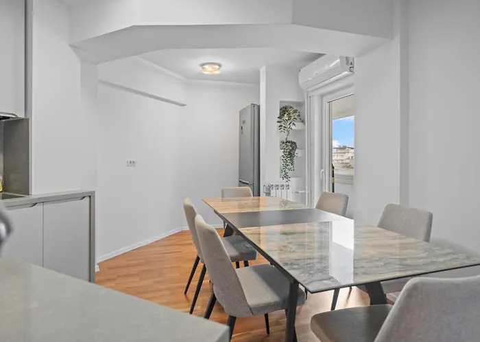 Super Retreat Apartament