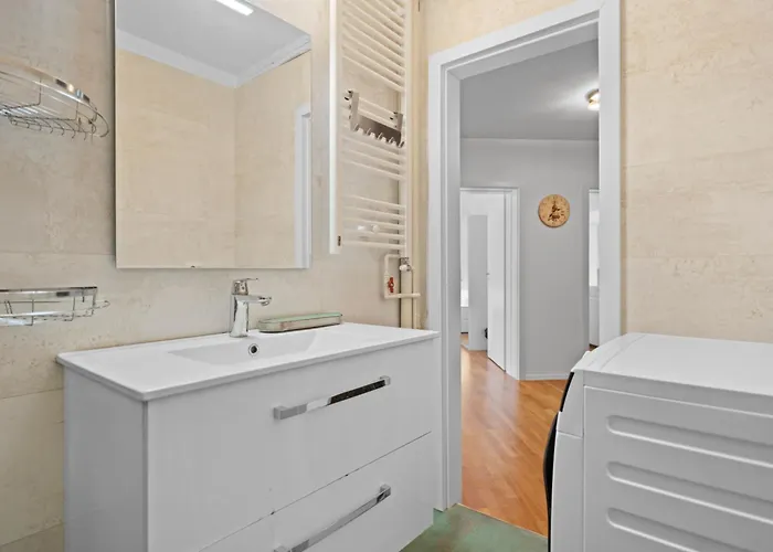 Apartment Super Retreat